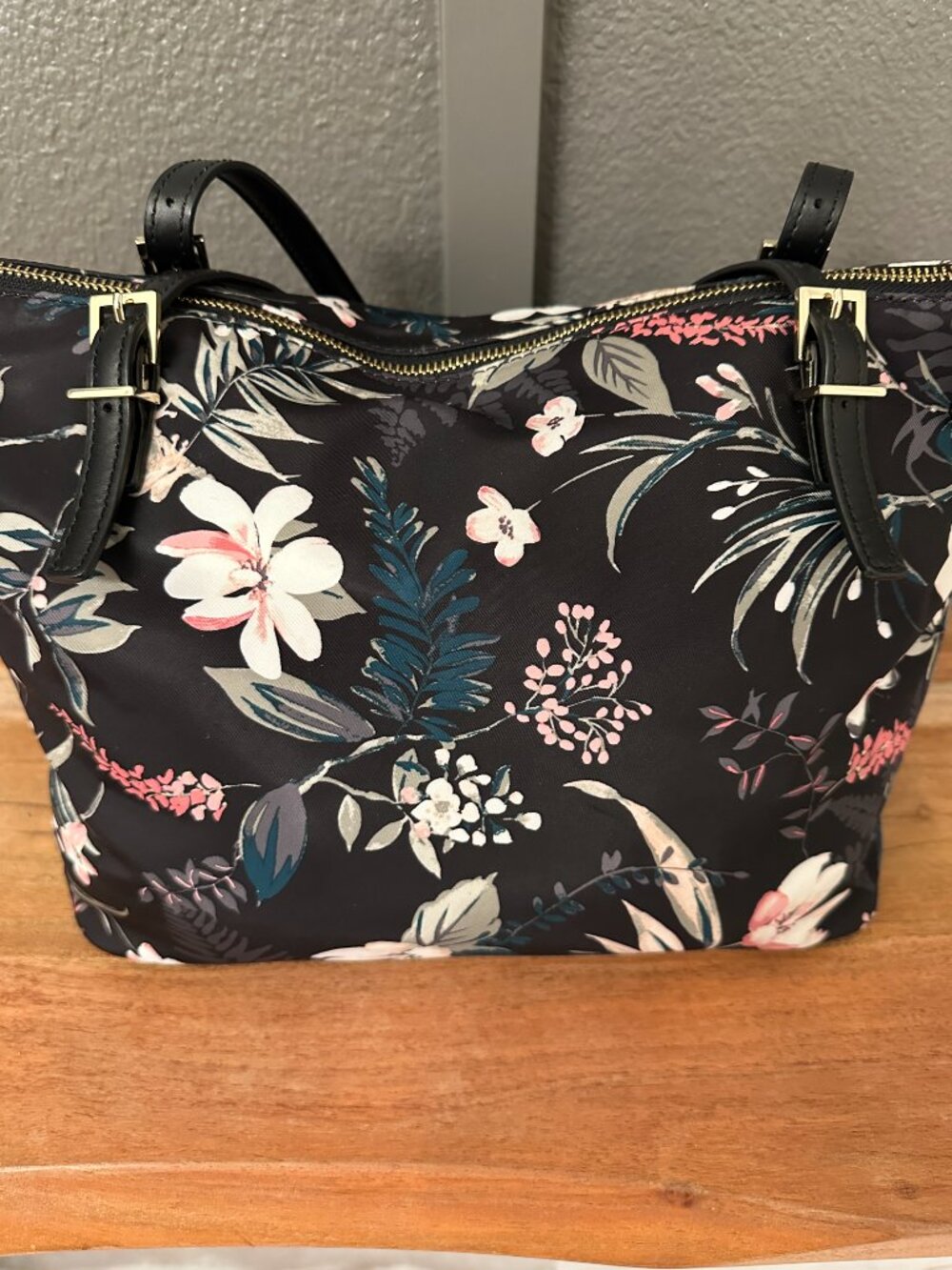 Kate Spade Wilson Road Botanical Tote - EUC - Picture 3 of 8